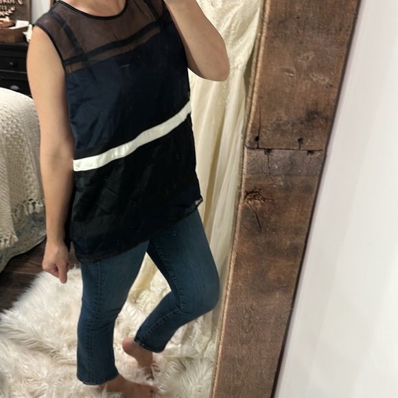 St. John Black and blue Top size large silk fabric - Picture 2 of 8